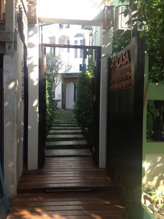 At Casa Guesthouse Ампхава Экстерьер фото